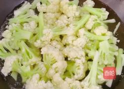 菜花炒肉的做法图解4