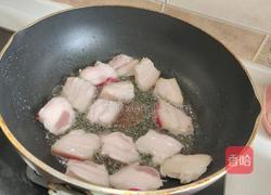 猪肉排骨烩酸菜的做法图解6