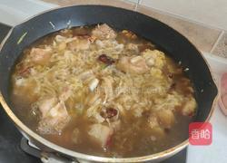 猪肉排骨烩酸菜的做法图解11