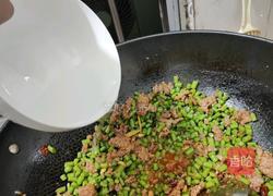 豆角炒肉的做法图解7