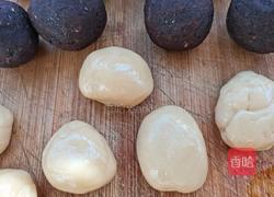 豆沙蛋黄月饼的做法图解9