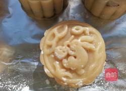 豆沙蛋黄月饼的做法图解12