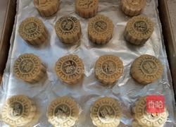 豆沙蛋黄月饼的做法图解13