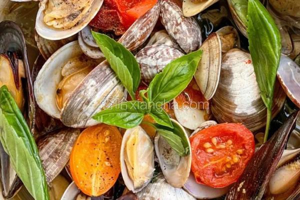 地中海风味香蒜综合蛤蜊锅