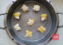 双色小花卷的做法图解12