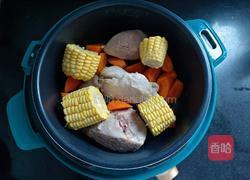 番茄玉米蹄髈汤的做法图解4