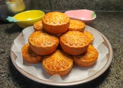 自制蛋黄莲蓉蛋月烧月饼