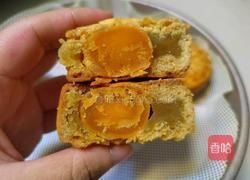 自制蛋黄莲蓉蛋月烧月饼的做法图解2