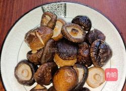 香菇焖鸭肉的做法图解4