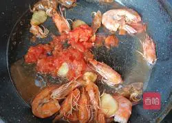 Thai Tom Yum Vermicelli Soup Recipe Illustration 3