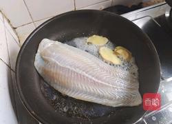 茄汁焖鱼的做法图解2