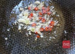 茭白炒肉的做法图解3