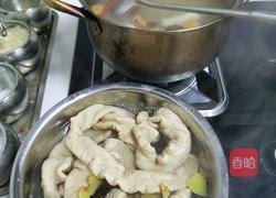 干煸肥肠的做法图解1
