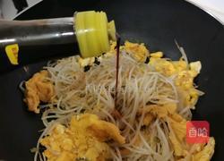 银芽炒蛋的做法图解8