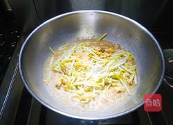 鲜美蛤蜊鸡蛋炒蒜黄的做法图解7