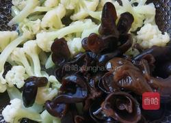 花椰菜炒木耳的做法图解6