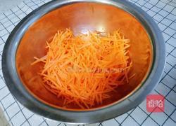 虾仁蔬菜鸡蛋饼的做法图解2