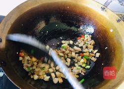 酸豆角炒肉丁的做法图解2