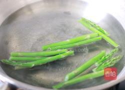 鸡蛋三文鱼饭团的做法图解2