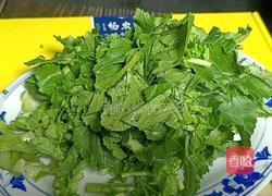 萝卜缨炒鸡蛋的做法图解1