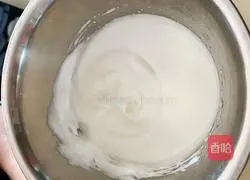 Illustration of how to make a box cake 3