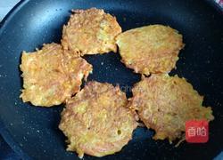 胡萝卜丝鸡蛋软饼的做法图解7