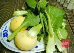 土豆炖小白菜的做法图解1