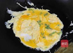 鸡蛋炒洋葱的做法图解6
