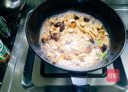 香菇鸡腿焖腐竹的做法图解8