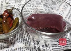 酸辣椒炒猪肝的做法图解1