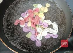 清汤蝴蝶面（宝宝版）的做法图解4