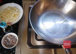 味美茭白炒虾仁的做法图解2