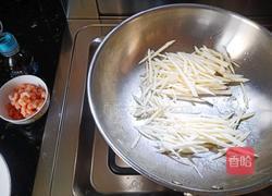 味美茭白炒虾仁的做法图解4