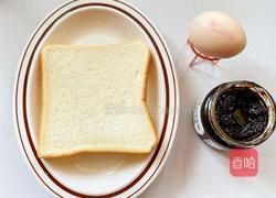 流心蛋吐司片的做法图解1