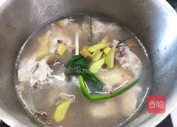 猪手焖萝卜的做法图解2
