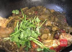 酸菜炖武昌鱼的做法图解9