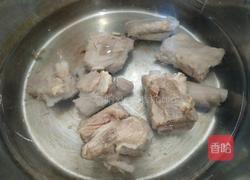 萝卜排骨汤的做法图解3