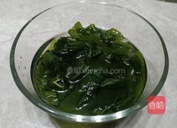 裙带菜豆腐汤的做法图解1