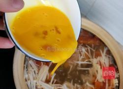 番茄金针菇蛋花汤的做法图解6