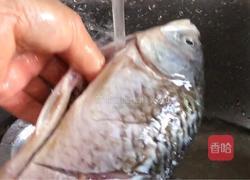 白萝卜鲫鱼汤的做法图解5