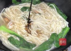 青菜虾仁汤面的做法图解6