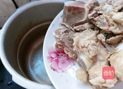 猪肉骨芦笋汤的做法图解3