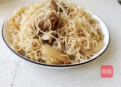 Illustration of how to make steamed noodles with pork ribs and radish 9