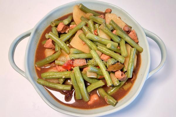 红烧肉炖豆角土豆