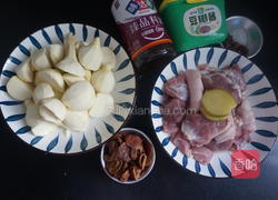 茨菇烧肉的做法图解1