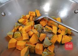 焖银板栗南瓜的做法图解5