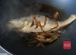 干烧大黄鱼的做法图解8