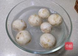 口蘑烤肠拼盘的做法图解1