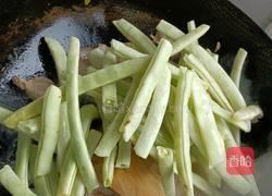 一锅出 土豆炖豆角烀饼的做法图解6