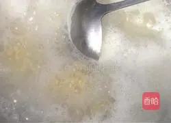 Illustration of how to make carrot and millet porridge 3